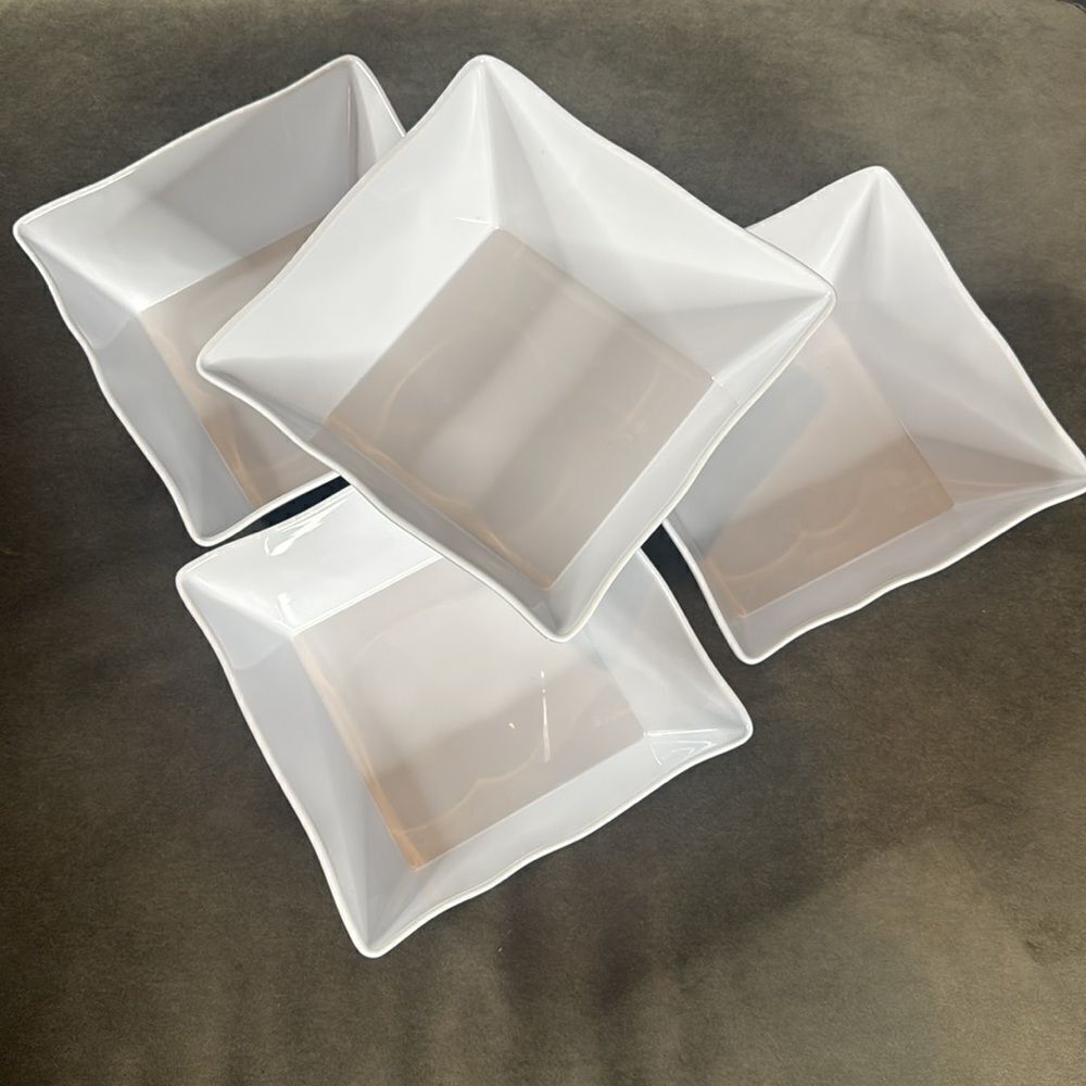 FDG Large White Square Melamine Serving Bowls 9 3/8” Set of 4 each 114 oz NEW
